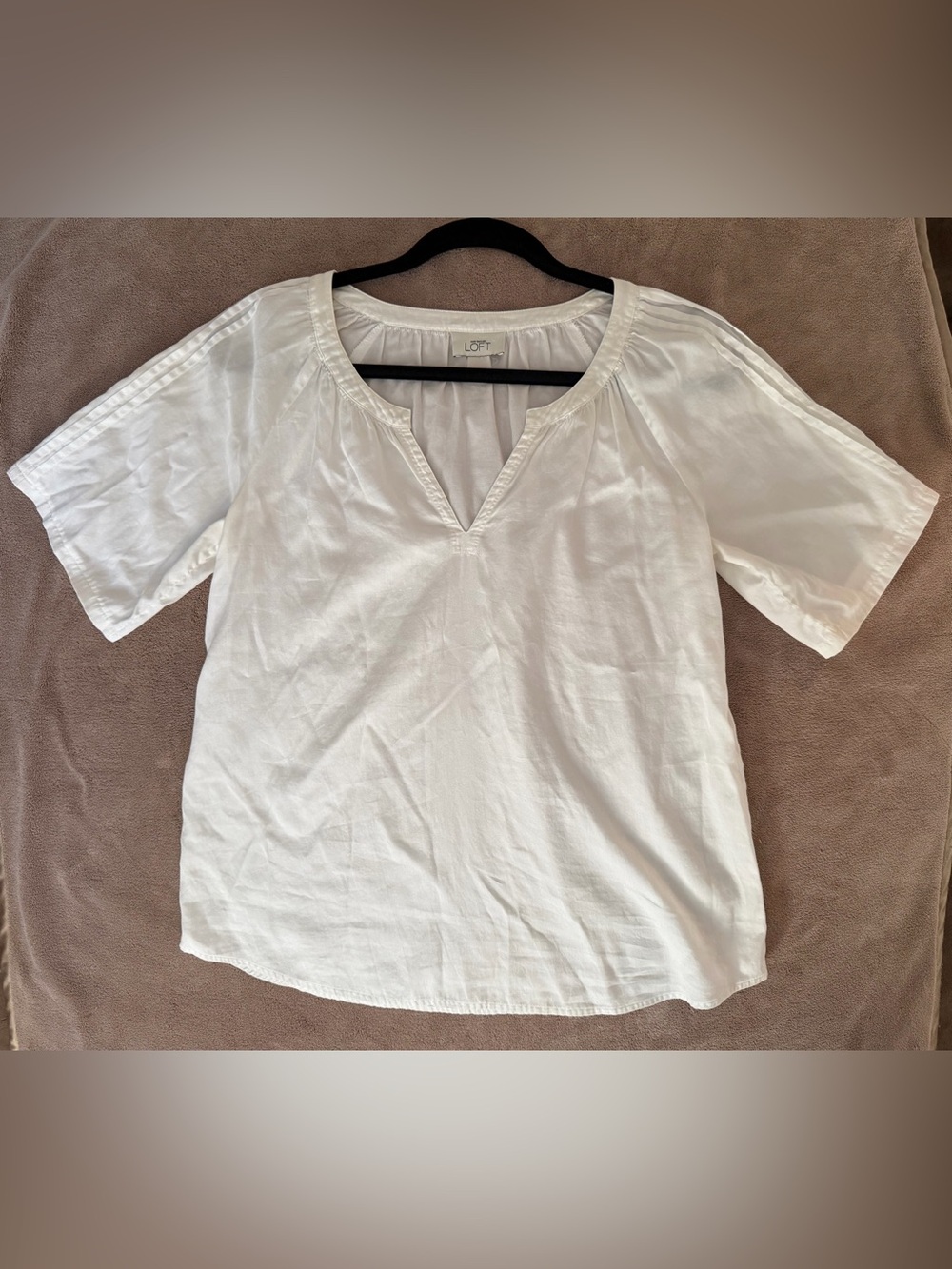 LOFT White V-neck Keyhole neckline lightweight Peasant Tunic w/gathered sleeves